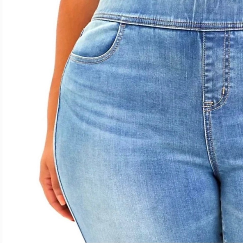 TORRID Super Soft Denim jeans - size 3 - Picture 2 of 8